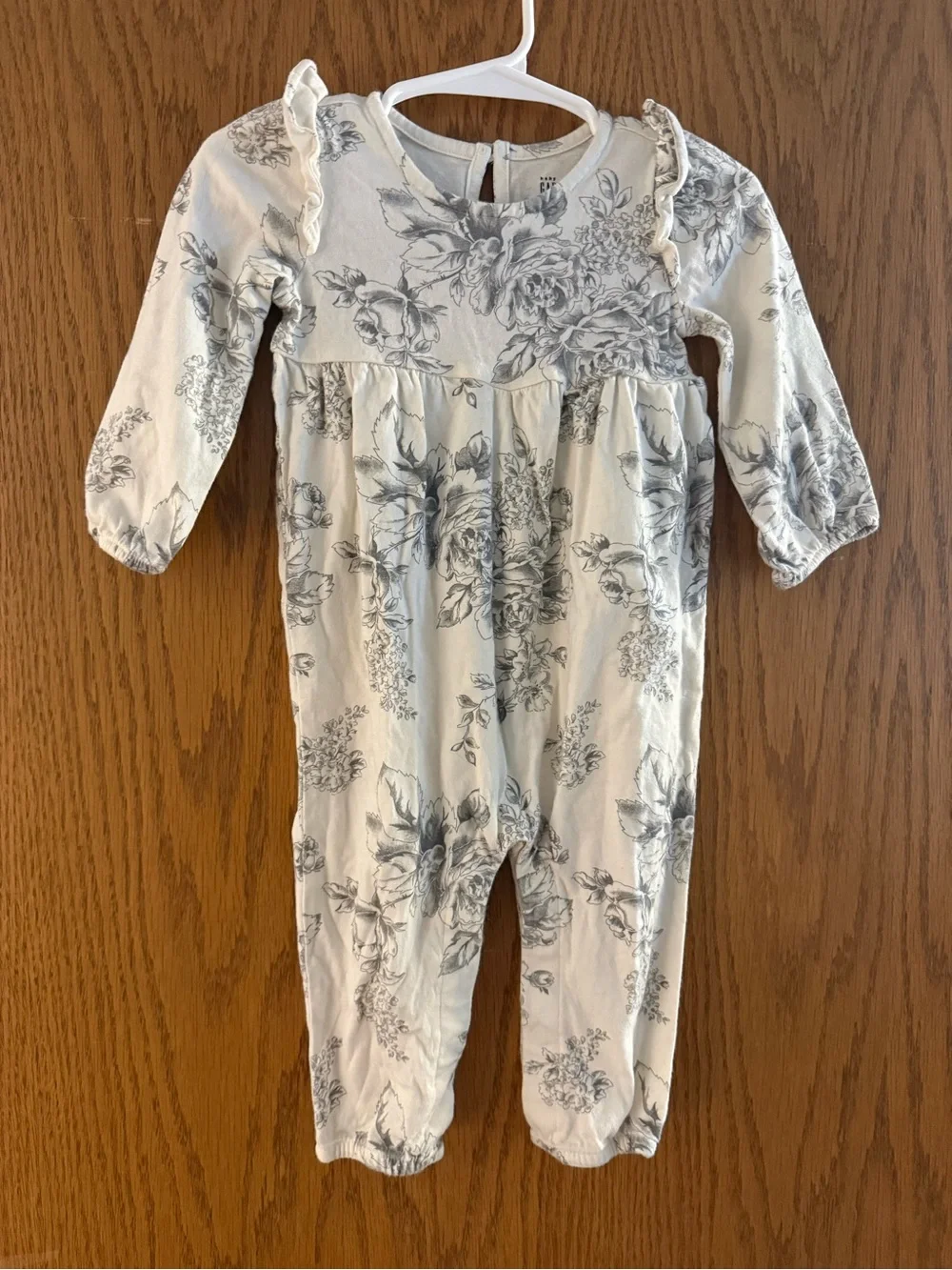 GAP Baby Floral Romper in Cream and Gray 6-12M